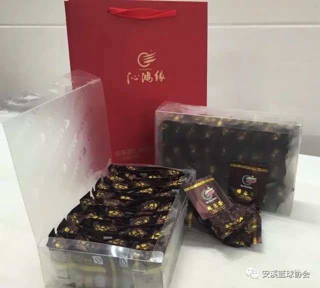 篮球比赛热身传球投篮规则_篮球传运投动作要领_篮球传球热身游戏