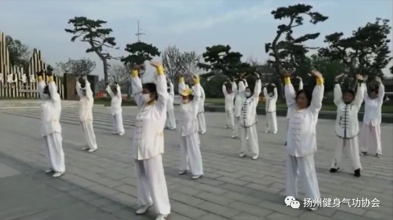 健身气功六诀6分钟完整演示_健身气功六字诀教学_健身气功6字决